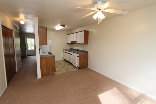 Building Photo - 813 W. Wilden