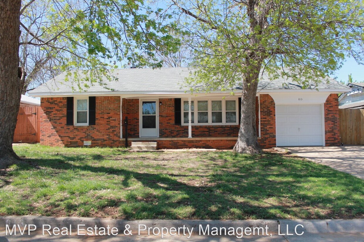 Primary Photo - 3 br, 1.5 bath House - 813 E. Towry Dr.