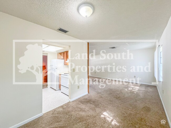 Foto del edificio - 3016 Skipper Pl