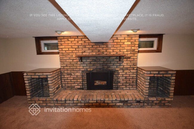 Building Photo - 5900 Aquila Ave N