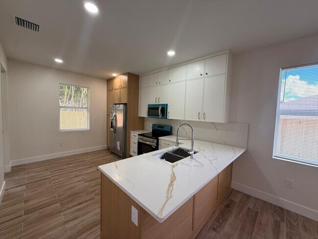 Foto del edificio - 7723 Haverhill Road Ext