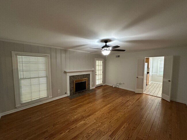 Building Photo - One Story Germantown Home Move In Ready! F...