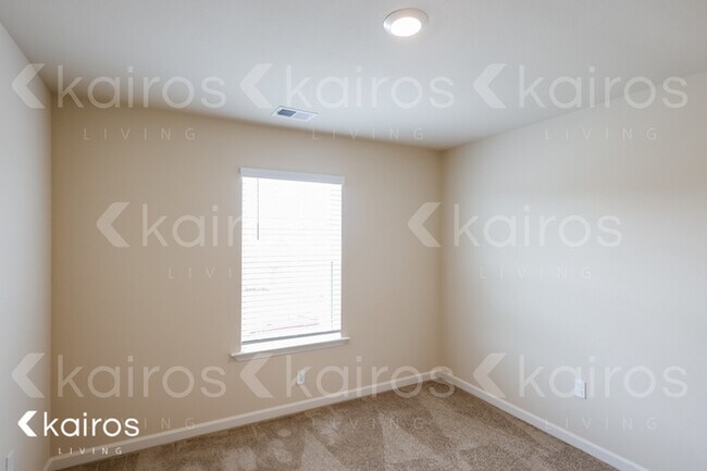 Foto del edificio - 1111 Freedom Pkwy