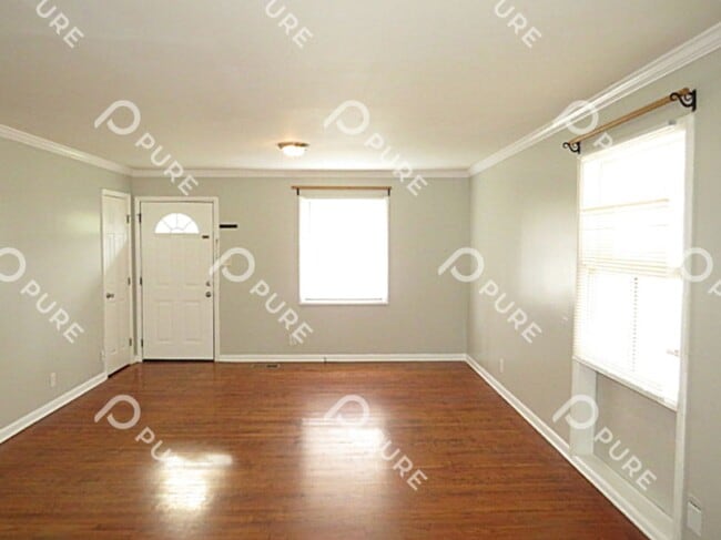 Building Photo - 3510 Avondale!