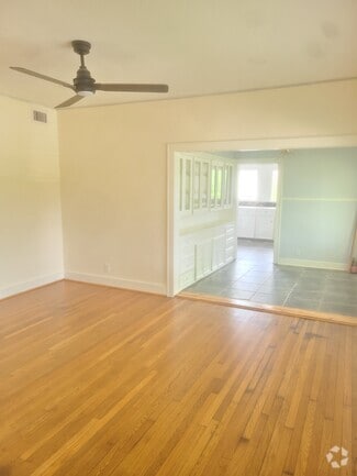 Building Photo - 4703 Chenevert St