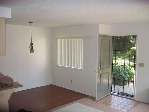 Building Photo - 8475 Avenida Angulia