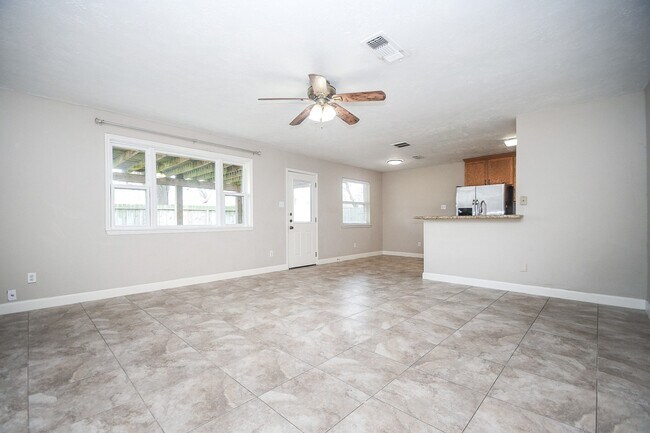 Foto del edificio - 13607 Elm Ct