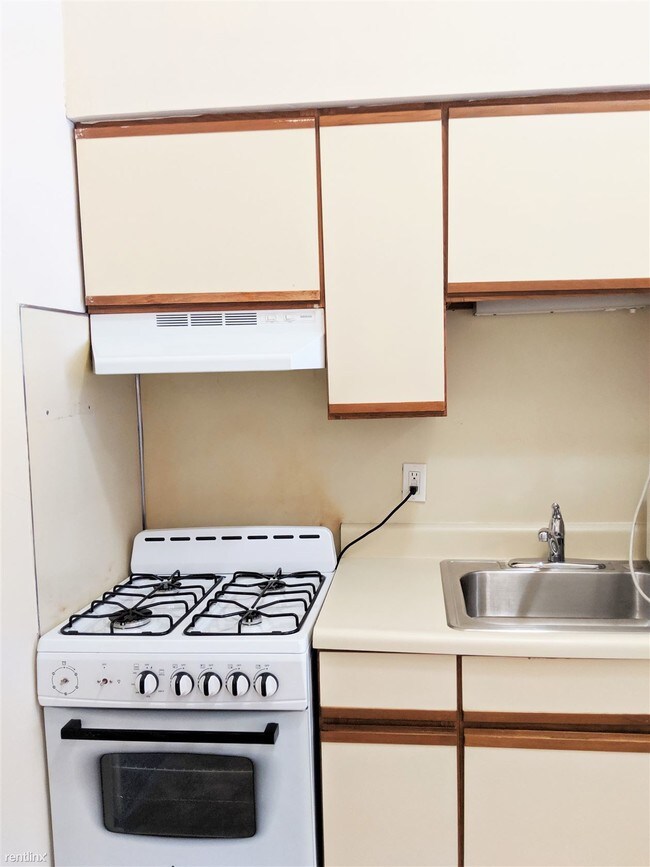 Building Photo - 1 br, 1 bath Apartment - 3937 Pine St