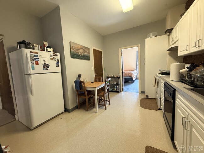 Foto del edificio - 15 Stearns Rd