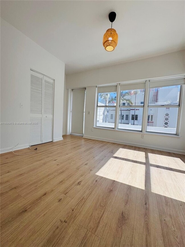 Building Photo - 227 1st St