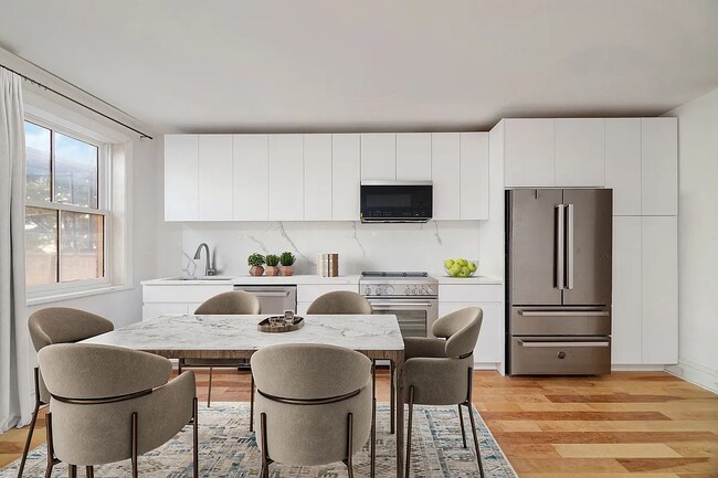 Building Photo - 557 Hudson Street