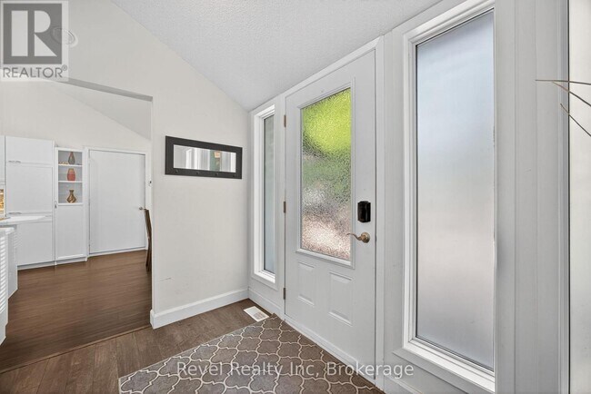 Photo du bâtiment - 78 Forest Cir