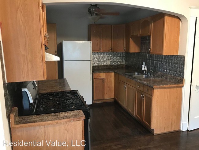 Building Photo - 1018 Fallcrest Ct