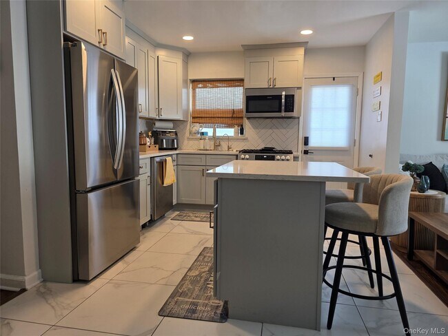 Foto del edificio - 181 Barrymore Blvd