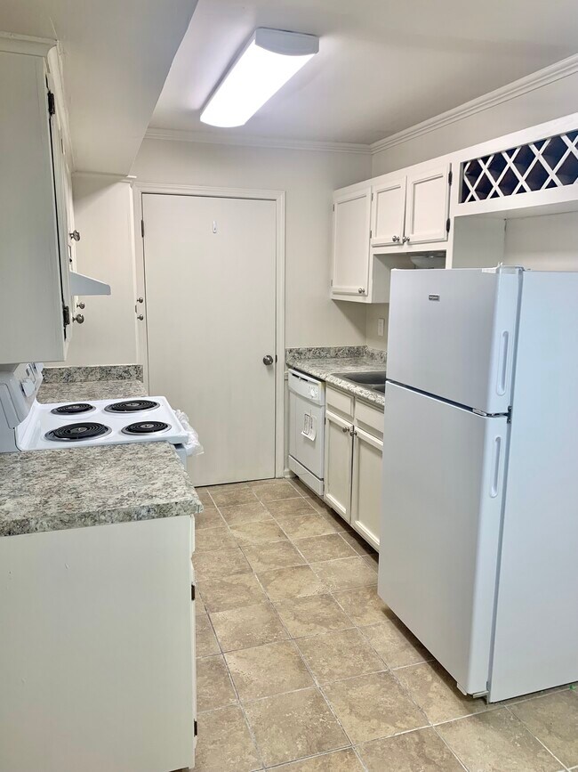 180 Burgin Ave Unit B, Baton Rouge, LA 70808 Apartments in Baton