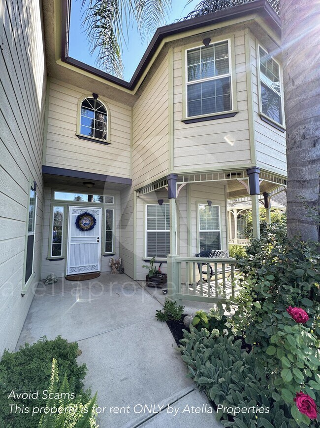 Building Photo - 5033 W Wren Ave