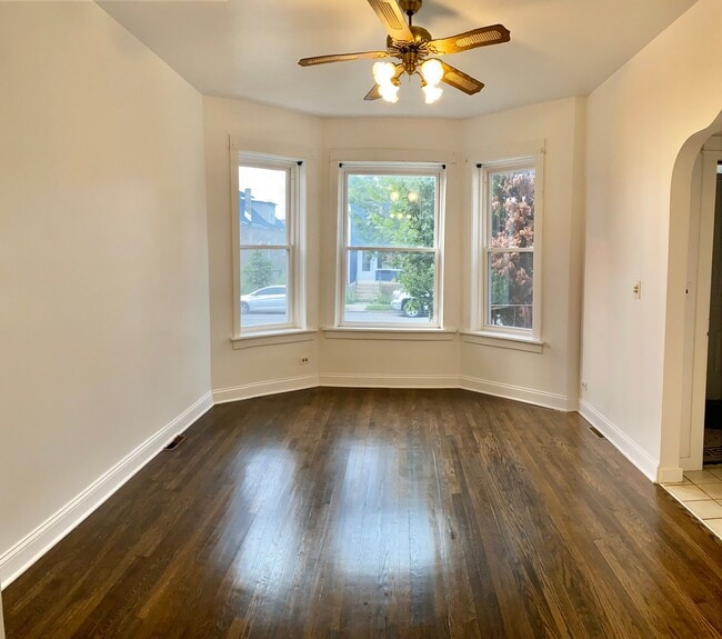 Foto del edificio - 2513 W Pershing Rd