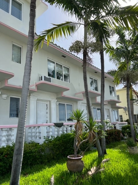 Building Photo - 839 W 40th St