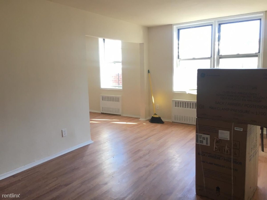 Foto principal - 22410 Jamaica Ave