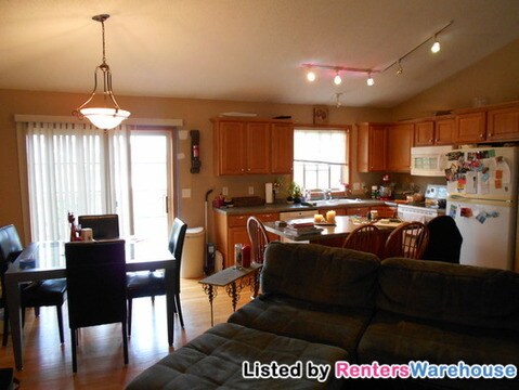 Building Photo - 2818 Kenosha Dr NW