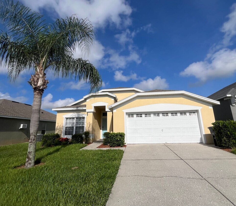 Foto principal - Now Leasing! Stunning 4BR Home in Gated Co...