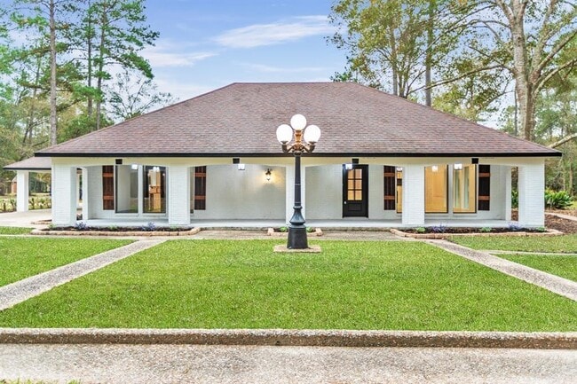 Building Photo - 2722 Michaelangelo St