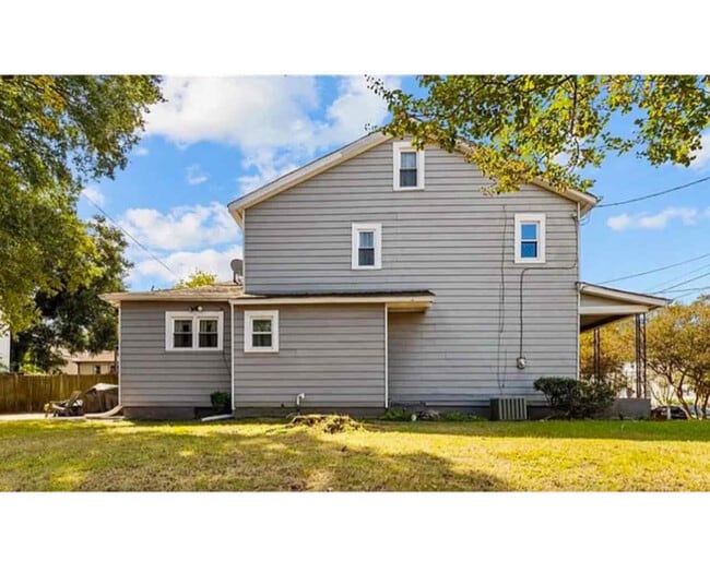 Photo - 2612 Middle Ave House