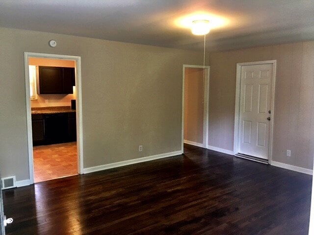 Building Photo - LAWRENCE 4 BEDROOM W/BASEMENT RECENTLY UPDATED!  AVAILABLE NOW!