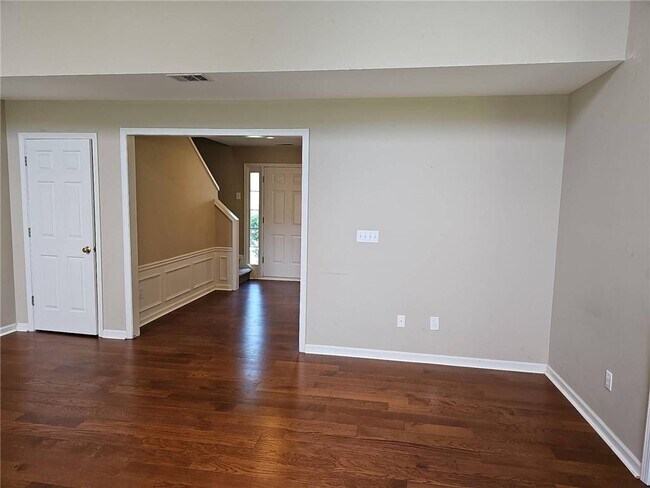 Building Photo - 3471 Chastain Glen Ln NE