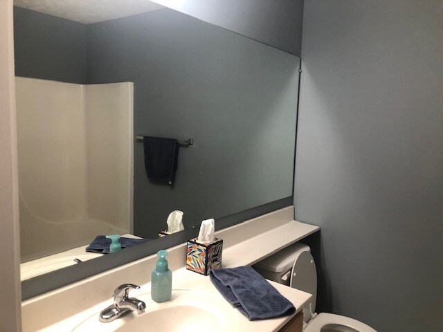 Full Bath-1 - 911 Carom Cir