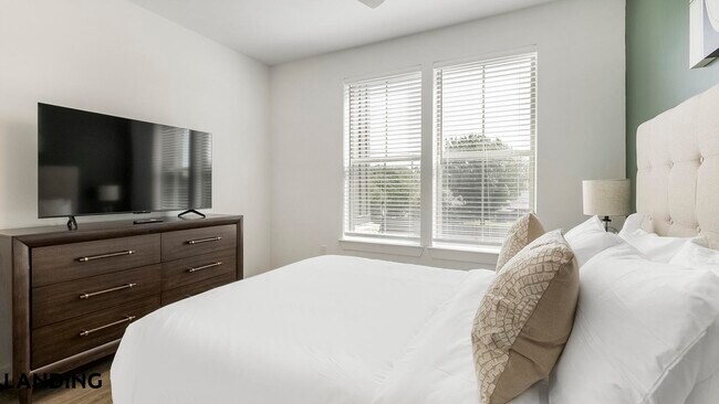 Foto del edificio - 3900 Robinson Rd