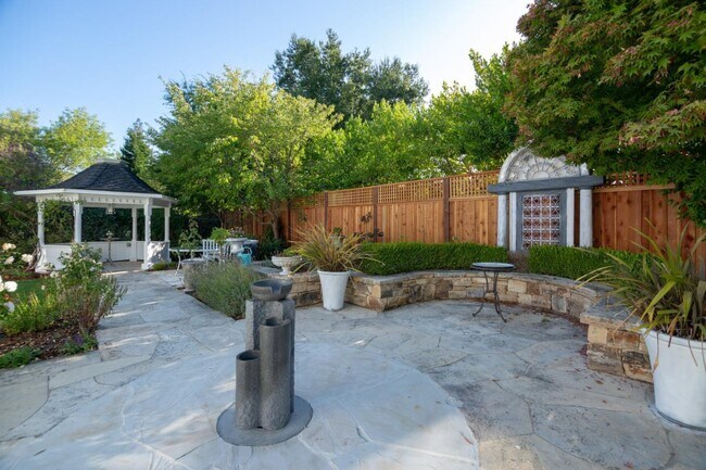 Building Photo - 288 Sunkist Ln