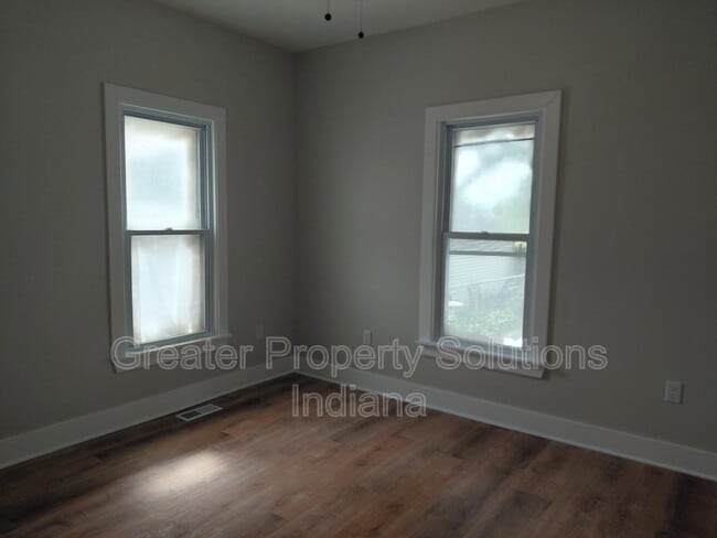 Building Photo - 252 Lawndale St