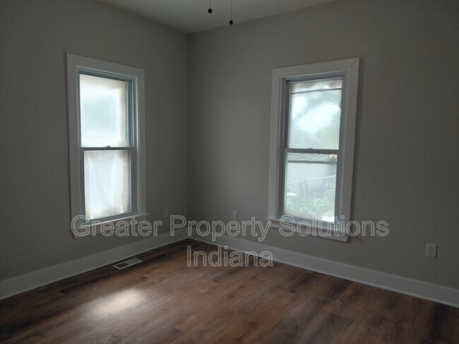 Foto del edificio - 252 Lawndale St