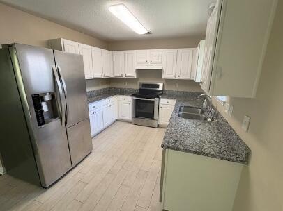 Foto del edificio - 3848 Mesa Rd