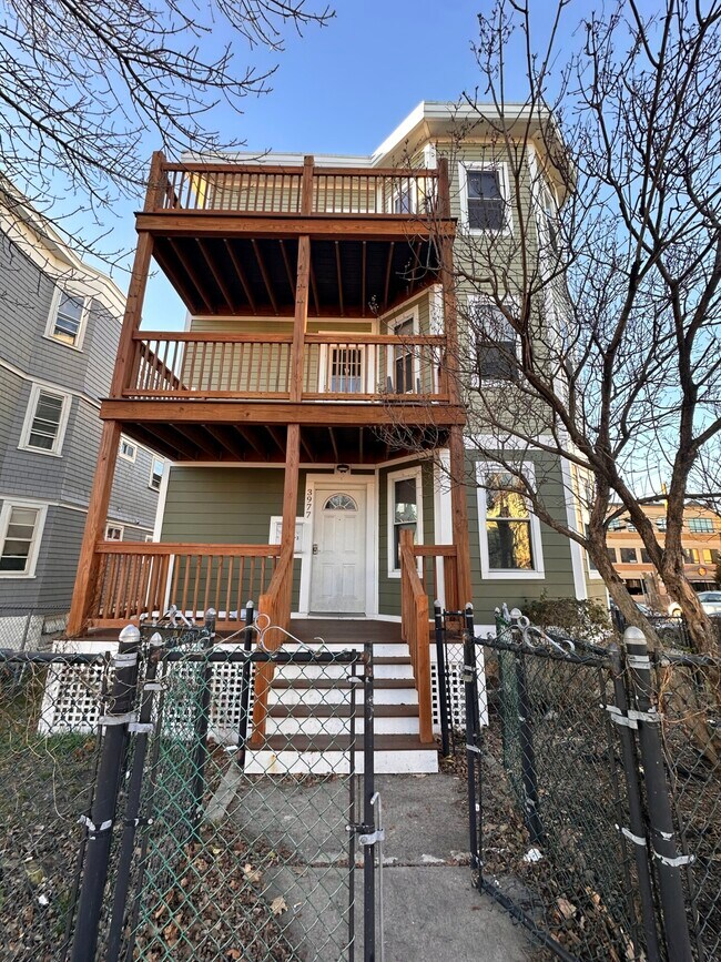Foto del edificio - 3977 Washington St