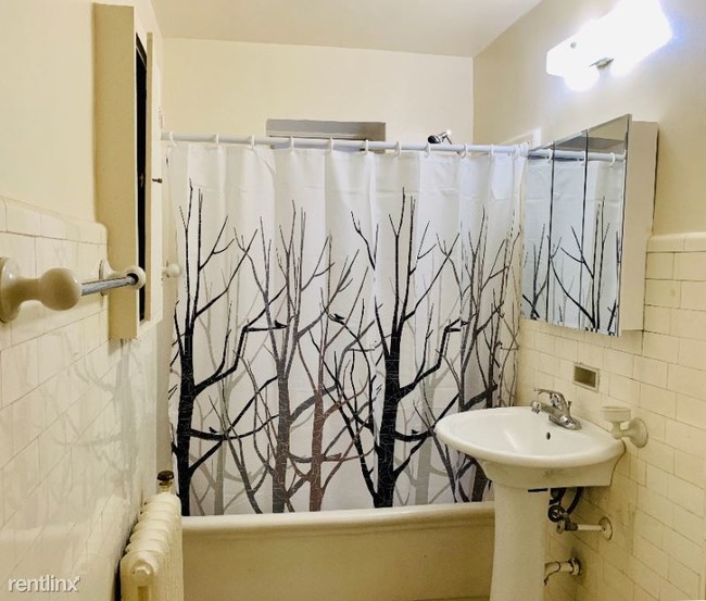 Building Photo - 2 br, 1 bath Apartment - 709 E Juneau