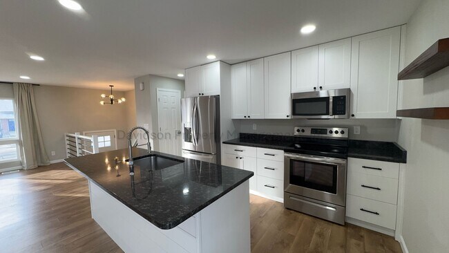 Foto del edificio - Updated 5 Bedroom House Near Memorial Park