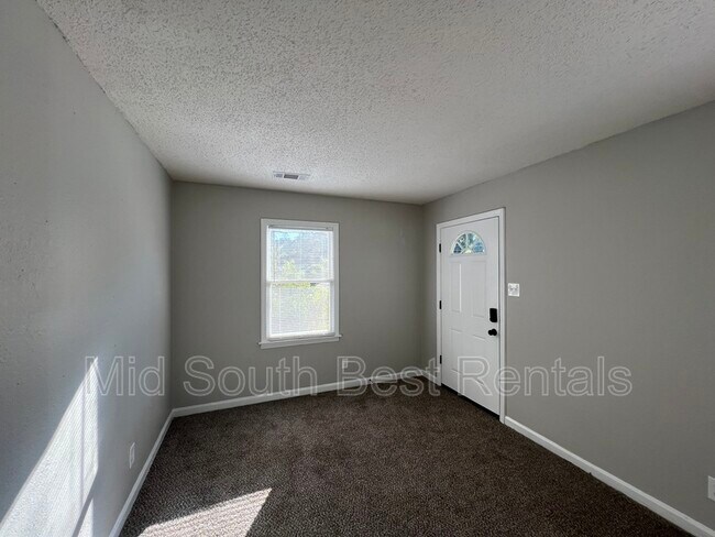 Foto del edificio - 1396 Ledger Rd