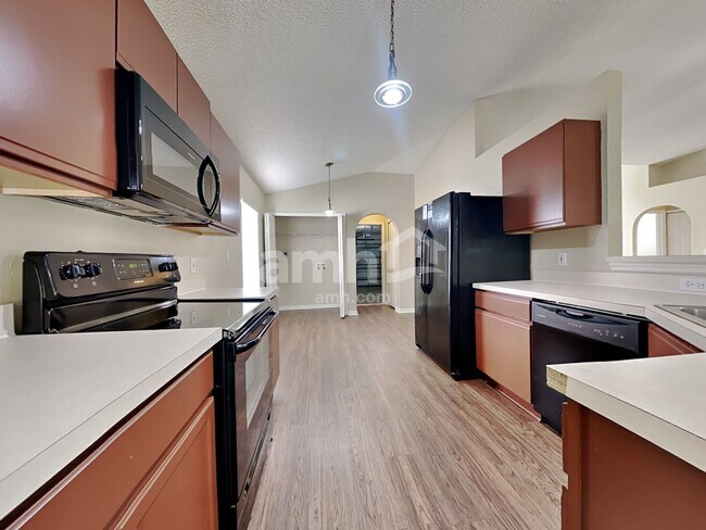 Foto del edificio - 1844 Saga Ct