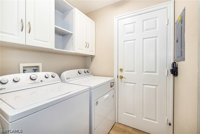 Foto del edificio - 975 Tarpon Cove Dr