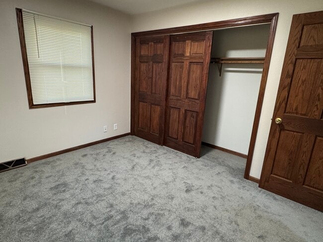 Building Photo - 4576 Cheyenne Ave