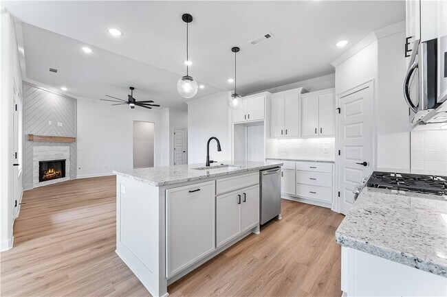 Foto del edificio - 803 Jenison Rd