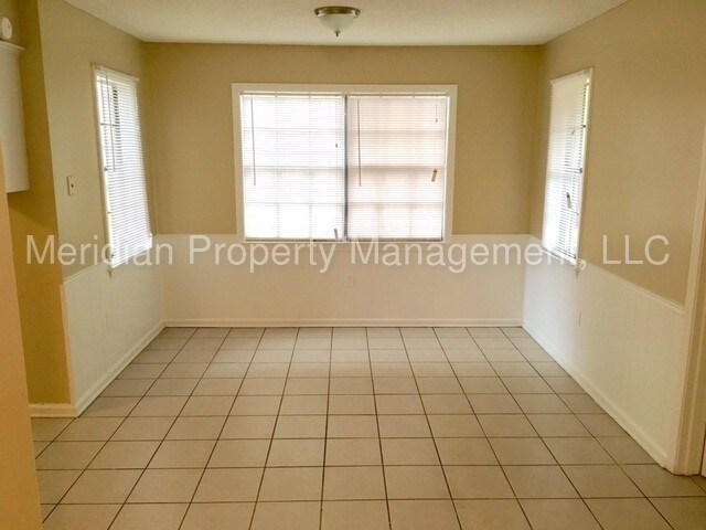 Foto del edificio - 4324 Timber Rise Rd