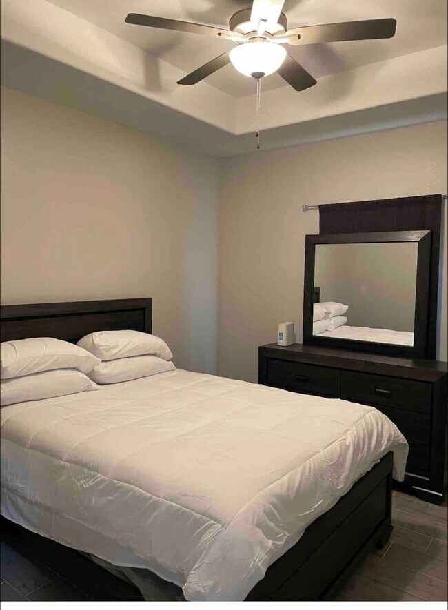 Foto del edificio - 5106 N Winona Dr