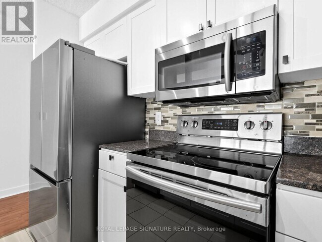 Building Photo - 81 Navy Wharf Ct