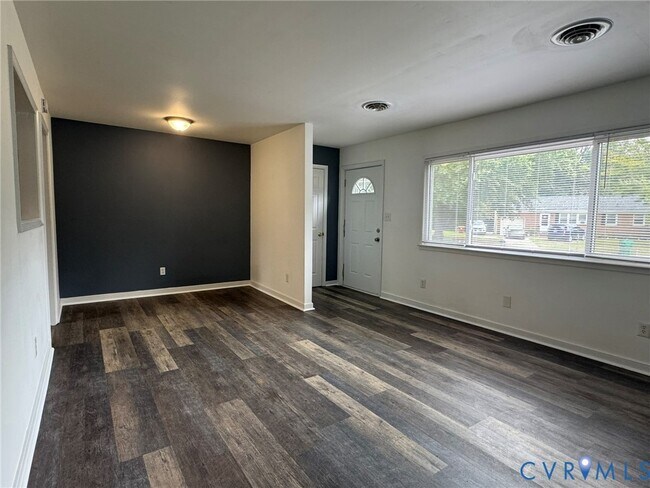 Foto del edificio - 2590 Pinehurst Dr