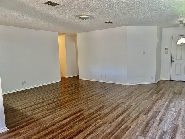 Foto del edificio - 1105 Jolie Ln