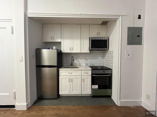 Building Photo - 1295 Third Avenue