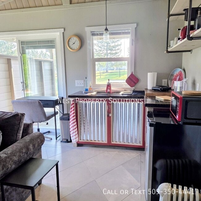 Building Photo - 7037 WA-262